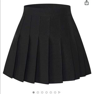 women’s pleated skirt